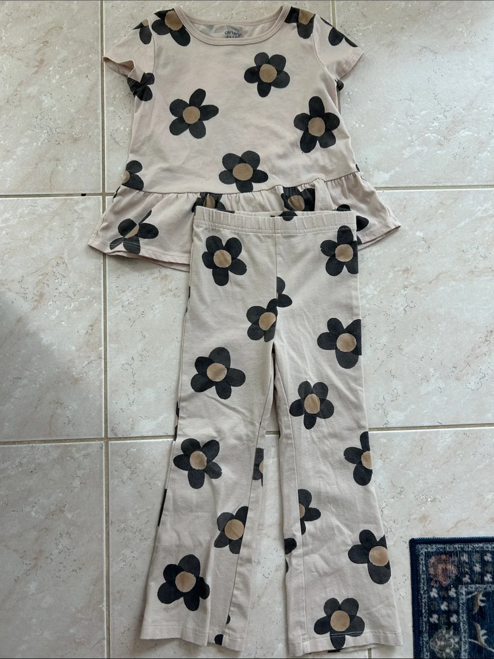FLOWER POWER Carter’s size 4T matching set